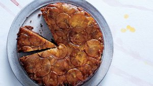 Apple Gingerbread Cake With Cream