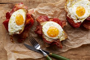 Bacon, Egg, and Tomato Toast