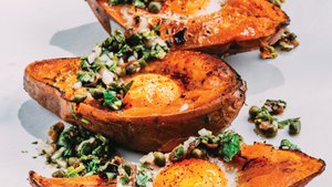Baked Eggs in Sweet Potato Boats