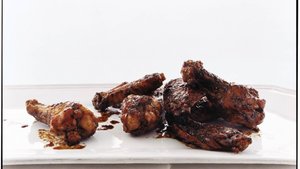 Balsamic Soy-Glazed Chicken Wings