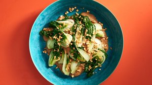 Bok Choy With Brown Sauce and Crispy Garlic
