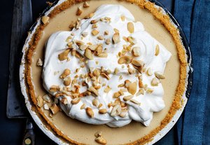 Butterscotch Pie With Curry Crust