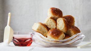 Buttery Pull-Apart Dinner Rolls