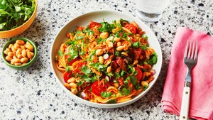 Cold Noodles With Tomatoes and Peanut Sauce
