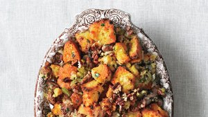 Cornbread, Sausage, and Pecan Dressing