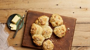 Cracked Black Pepper Pull-Apart Biscuits