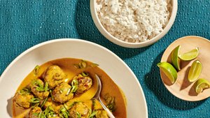 Creamy Coconut Curry Meatballs
