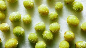 DIY Sour Frozen Grapes