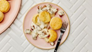 Easy Biscuits and Gravy