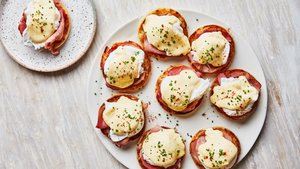 Eggs Benedict for a Crowd
