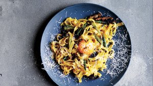 Fettuccine With Shiitakes and Asparagus