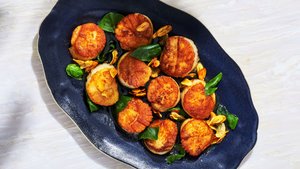 Garlicky Buttery Scallops