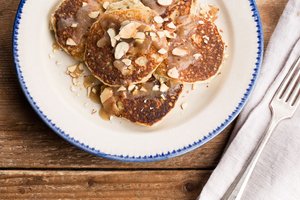 Gluten-Free Banana-Almond Pancakes With Date Caramel