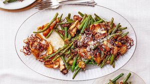 Green Beans and Mushrooms With Crispy Shallots