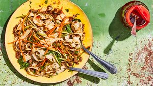 Lamb Noodles with Crunchy Vegetables and Cilantro