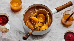 Mulled Apple Cider with Orange and Ginger