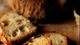 Multilayered Anchovy Bread