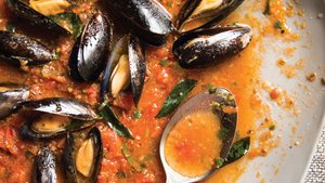 Mussels in Light Tomato Broth