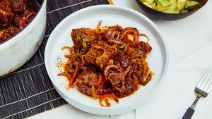 Oxtail Guisado