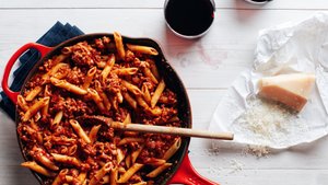 Pasta With 15-Minute Meat Sauce