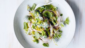 Pasta With Broccoli and Lemon Cashew-Cream Sauce