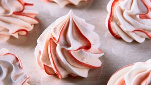 Peppermint Meringue Cookies