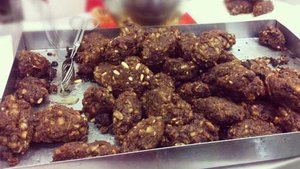 Pizzarelle (Honey-Soaked Matzo Fritters)