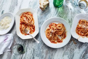 Quick 5-Ingredient Tomato Sauce