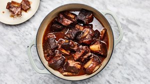 Red Wine-Braised Short Ribs