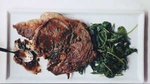 Rib-Eye Steaks in Red-Wine Sauce