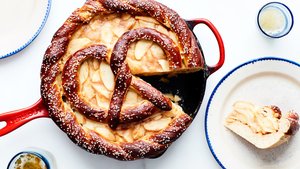 Salted Apple Pretzel Pie