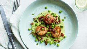 Seared Scallops with Mint, Peas, and Bacon