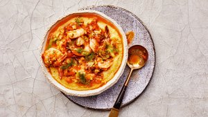 Shrimp and Grits With Fennel Potlikker