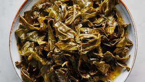 Slow-Cooked Collard Greens