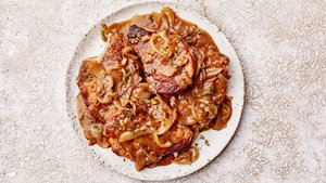 Smothered Pork Chops in Potlikker Gravy