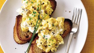 Soft Scrambled Eggs with Fresh Ricotta and Chives