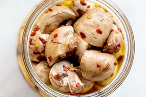 Spicy Garlic Pickles