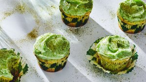St. Patrick's Day Cupcakes with White Chocolate and Pistachios