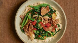 Stir-Fried Phở Noodles With Beef