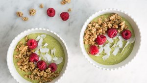 Super Green Smoothie Bowl with Matcha and Ginger