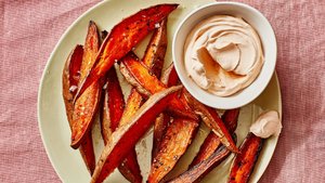Sweet Potato Fries With Sriracha Dip
