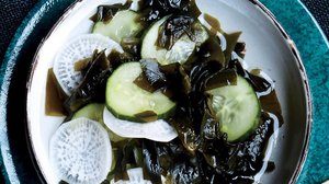 Wakame-Cucumber Salad